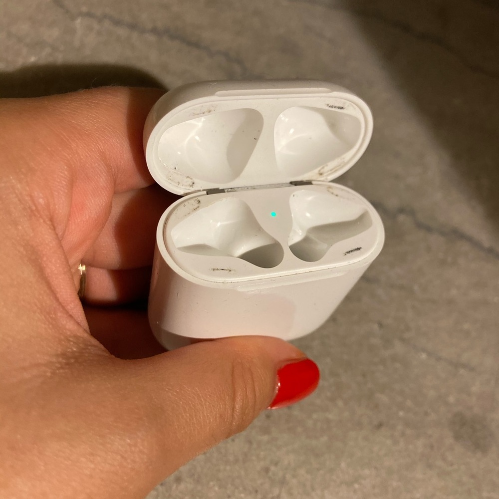 AirPod charging case